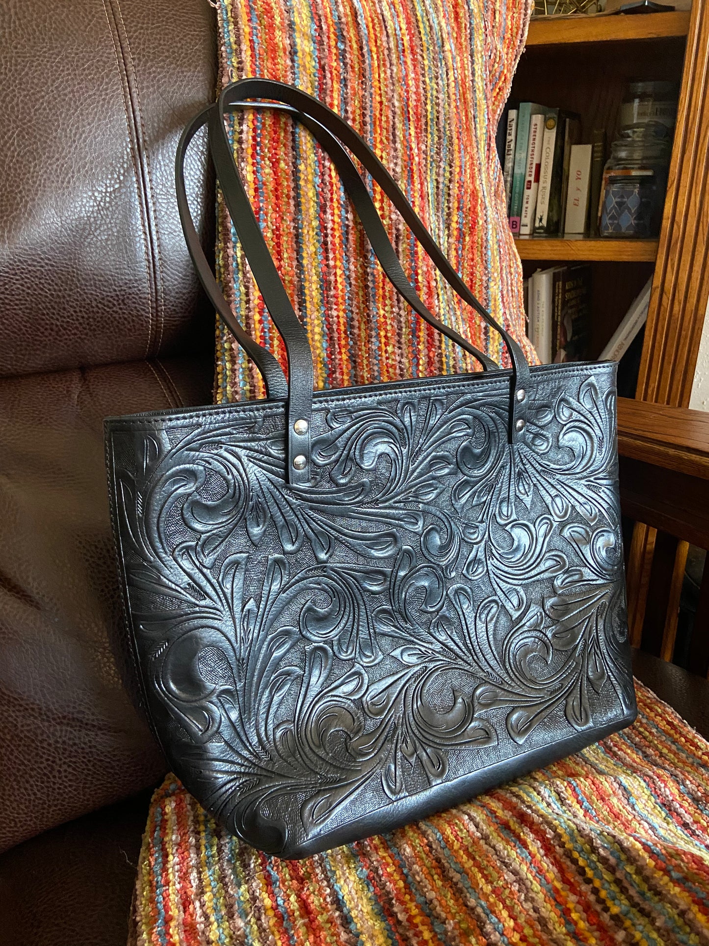 Vera Cruz handmade tooled leather purse Black Side