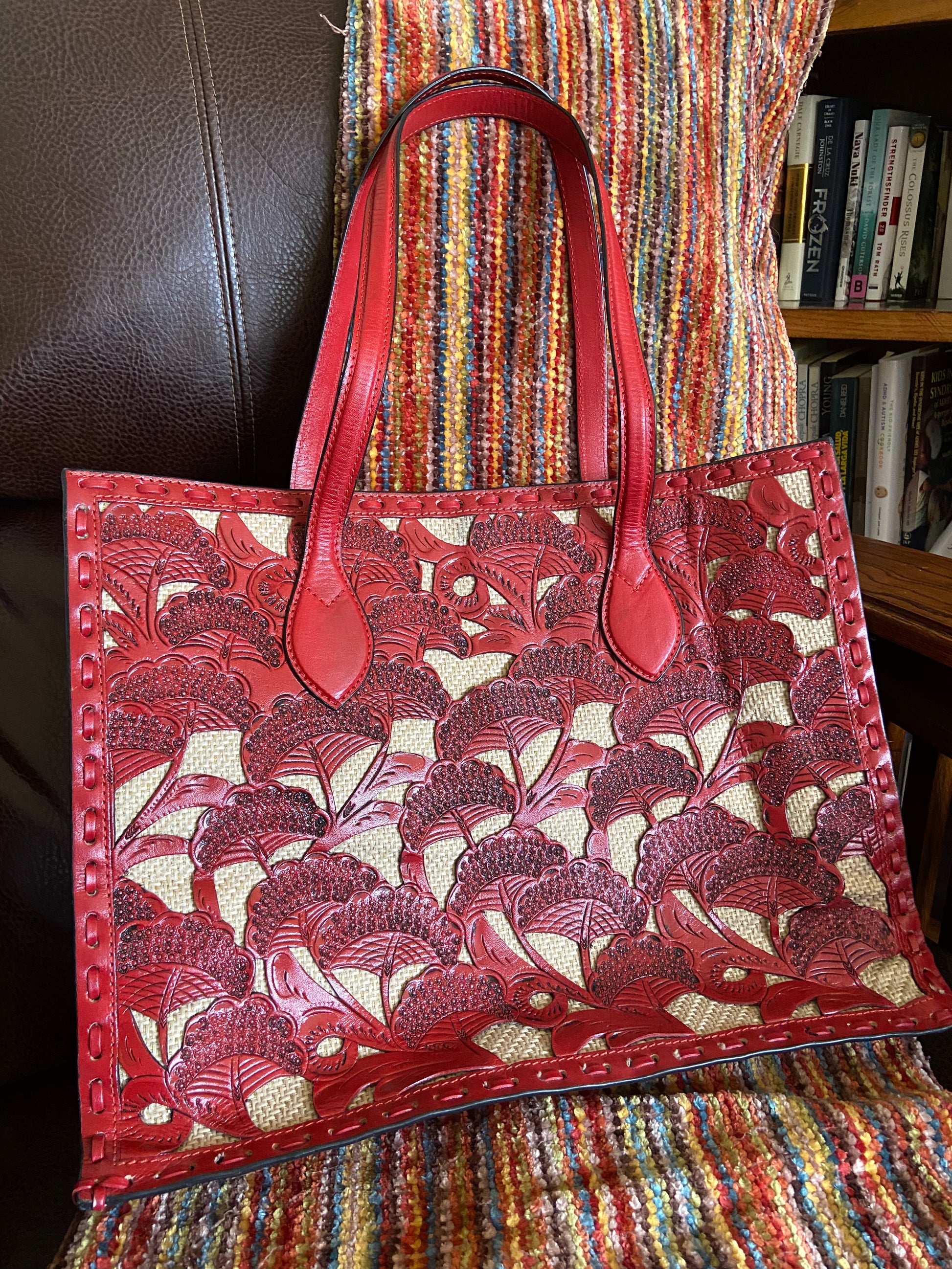 Garza handmade tooled leather purse Red Front