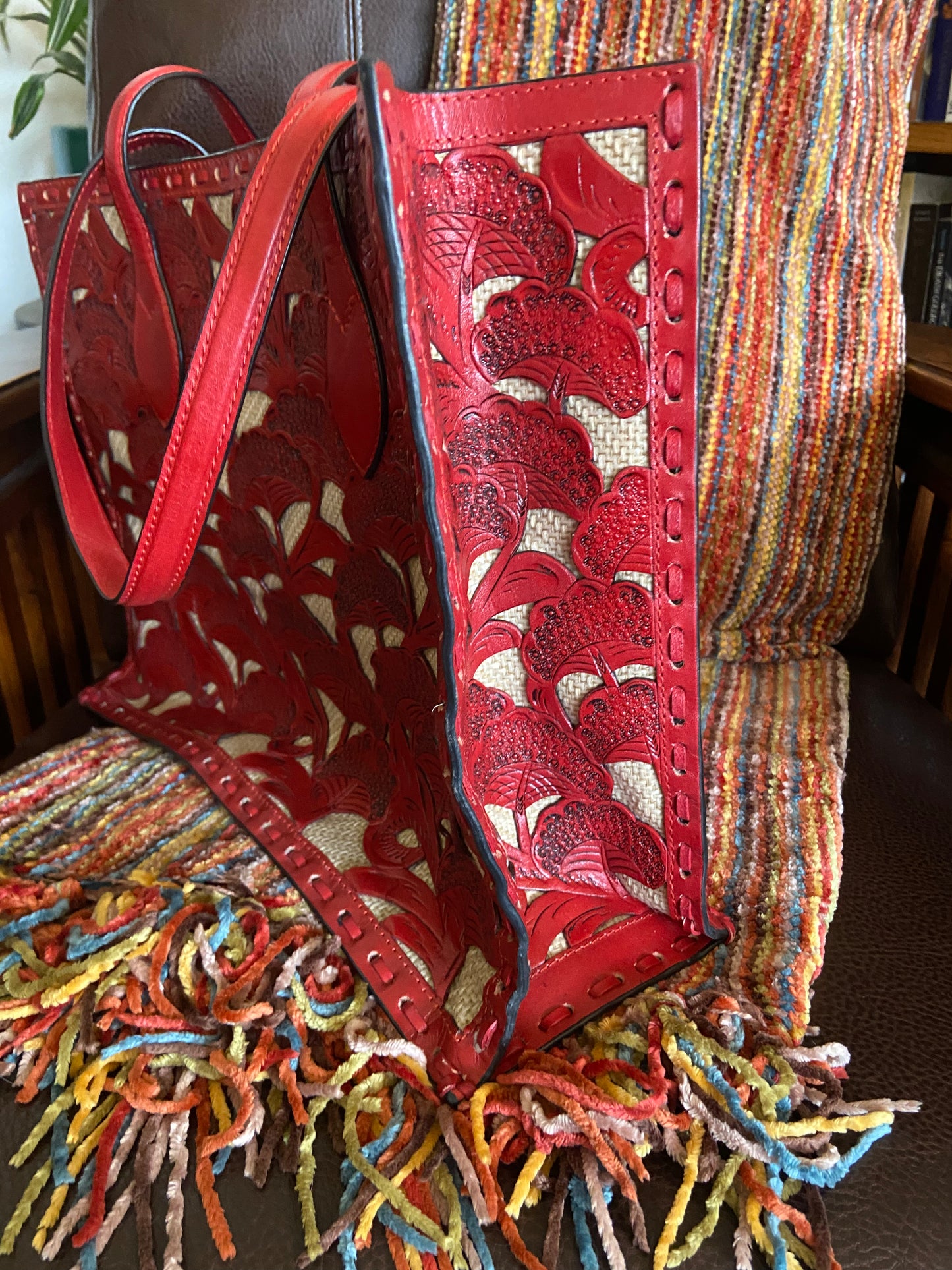 Garza handmade tooled leather purse Red Side