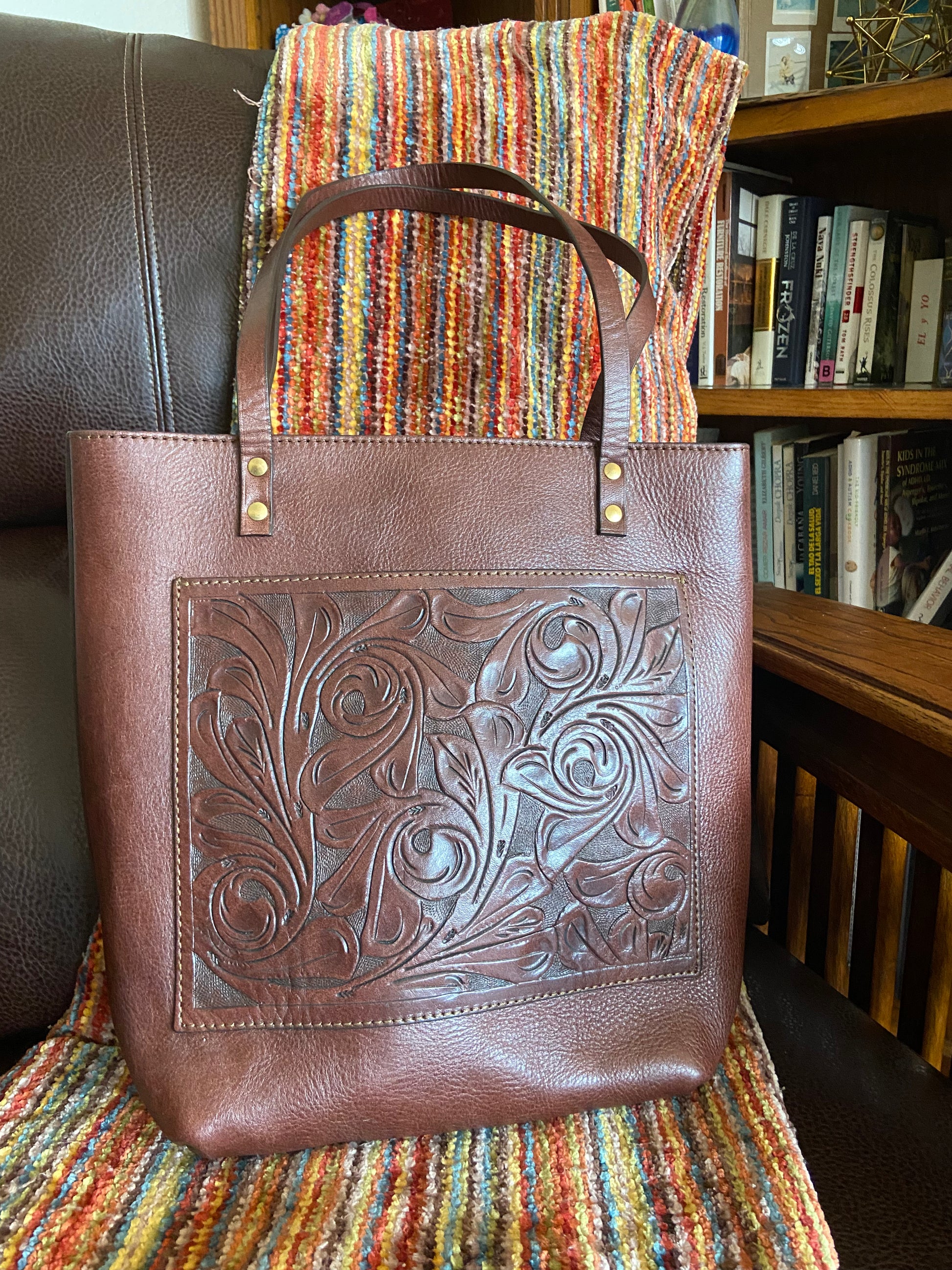 Jalapa handmade tooled leather purse Brown Front