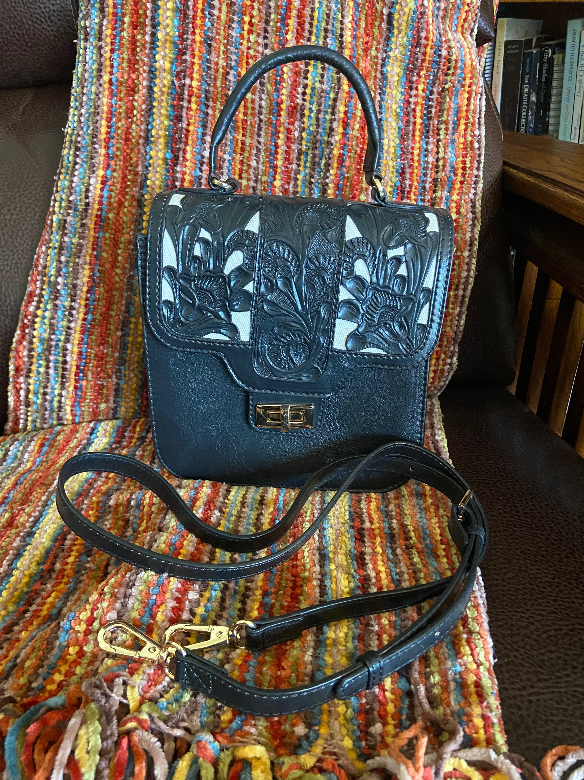 Tulum handmade tooled leather purse Small Black Front