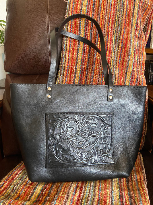 Vera Cruz handmade tooled leather purse Black Front