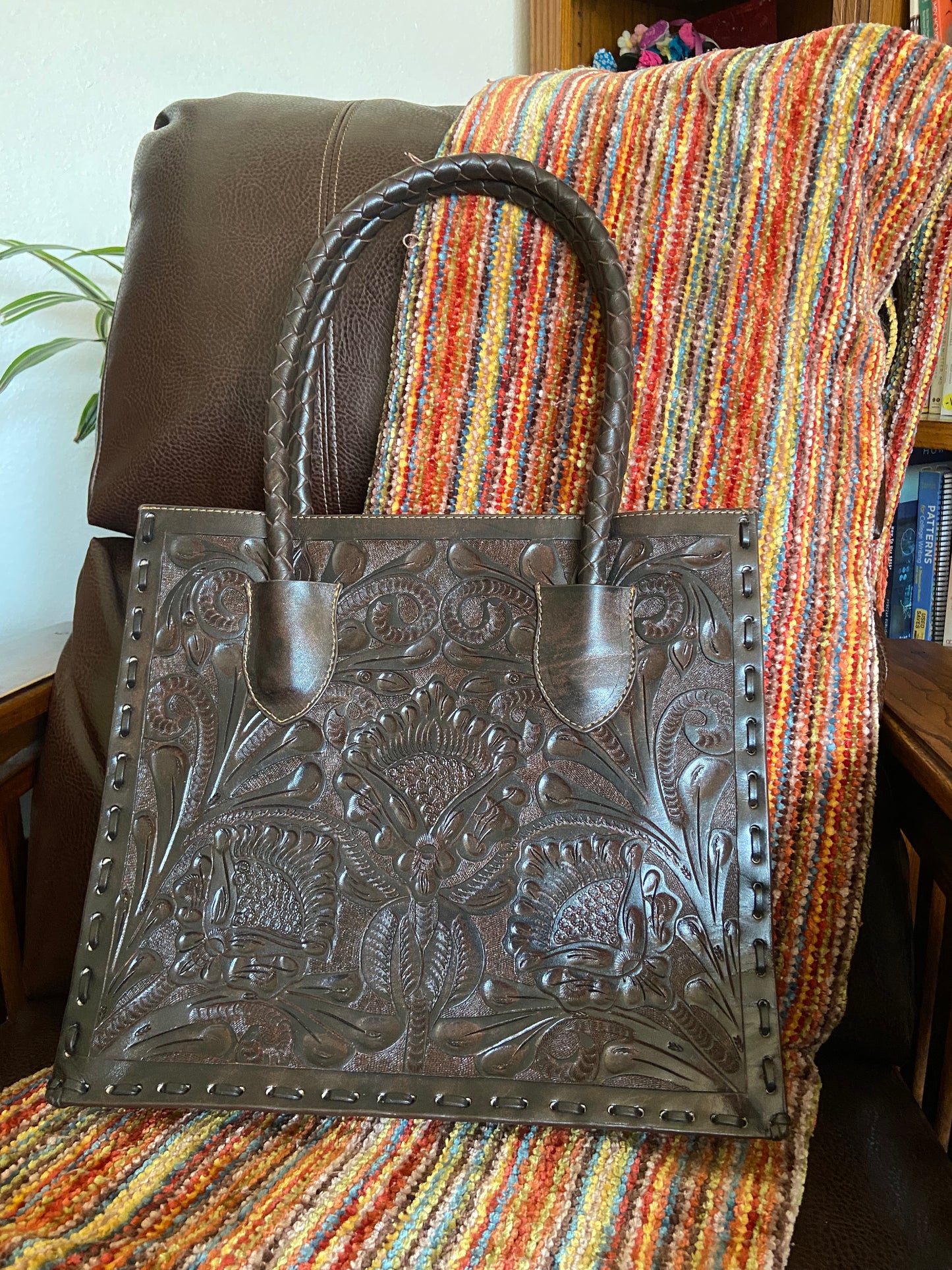 Yucatan handmade tooled leather purse Brown Front