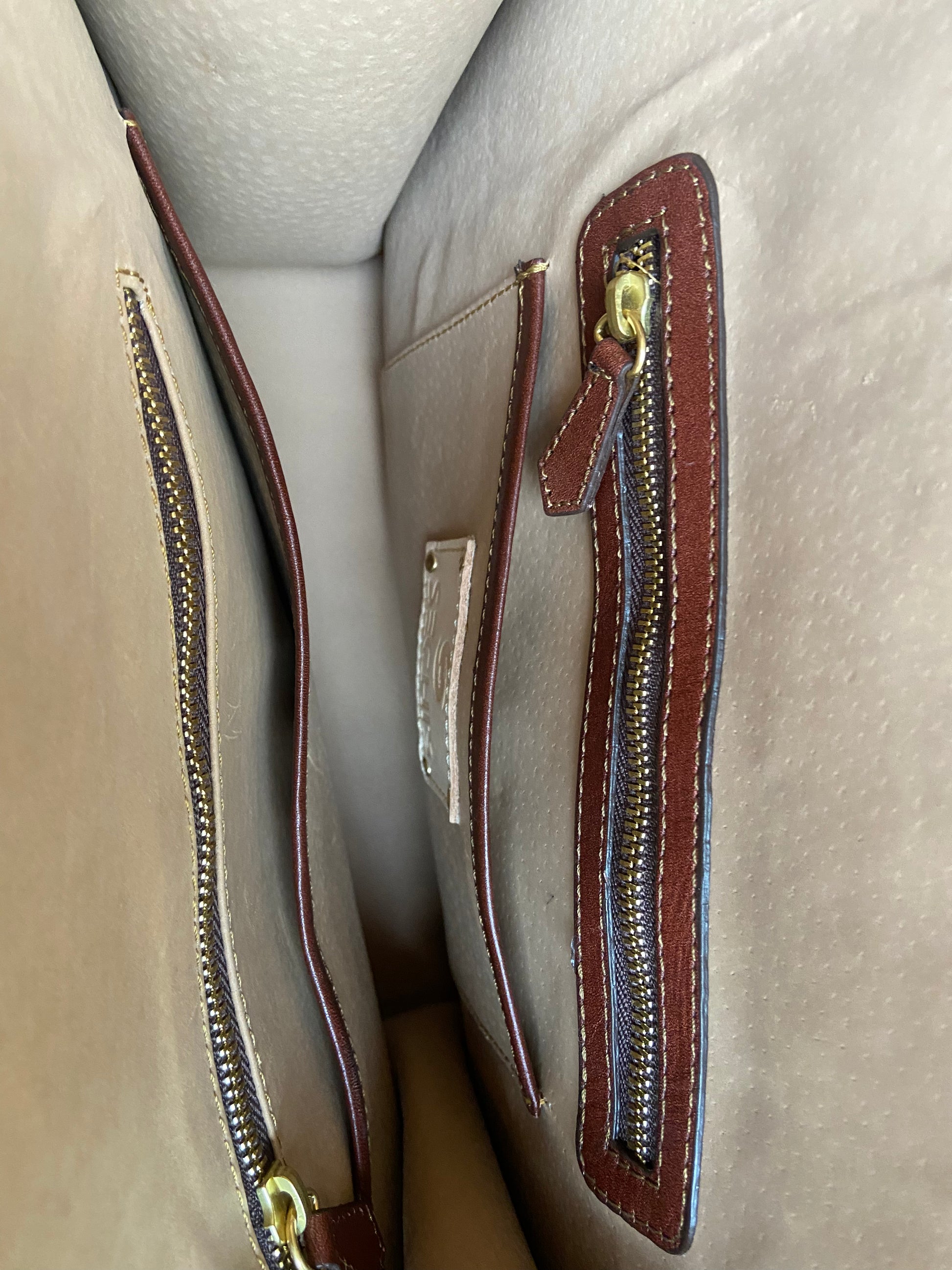 Yucatan handmade tooled leather purse Caramel Inside